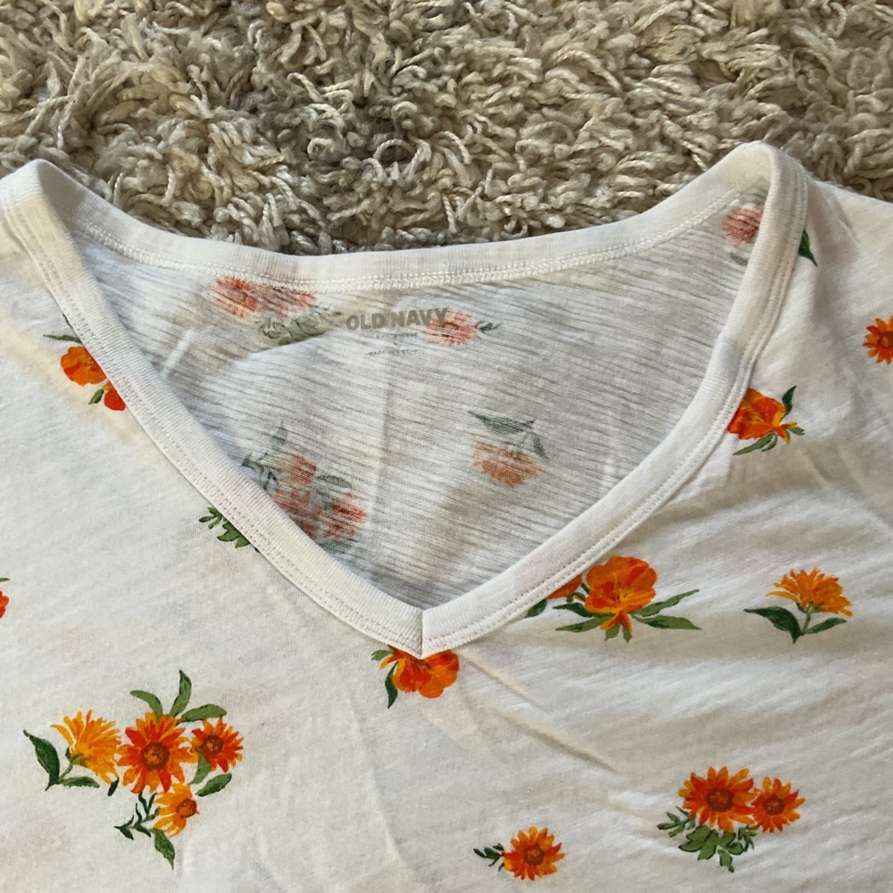 Old Navy EveryWear V-Neck Floral T-Shirt White Orange Yellow Size L - Picture 3 of 13
